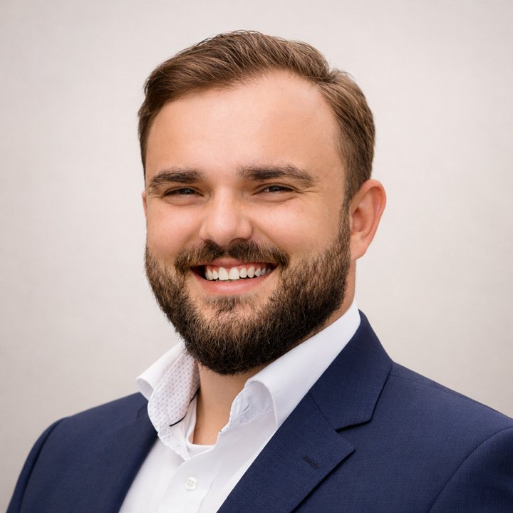 Konstantin Lefler, Immobiliardarlehens- und Darlehensvermittler